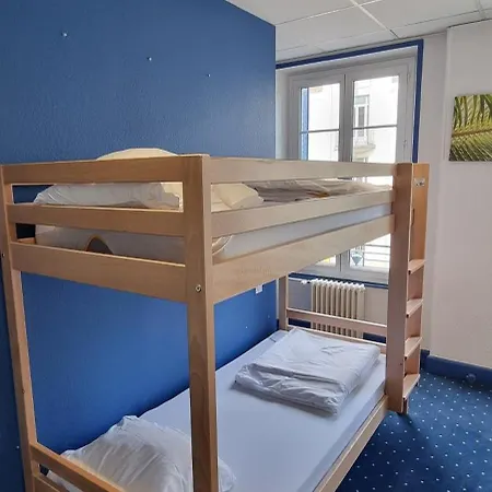 - Hi אכסניה ורדון-סור-מוס